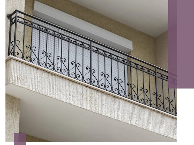 Балконные ограждения из металла и стекла в Уфе для домов