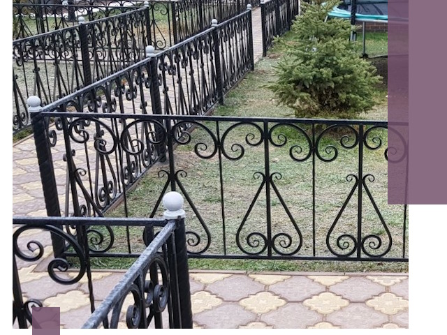 Кованые газонные ограждения под ключ в Уфе