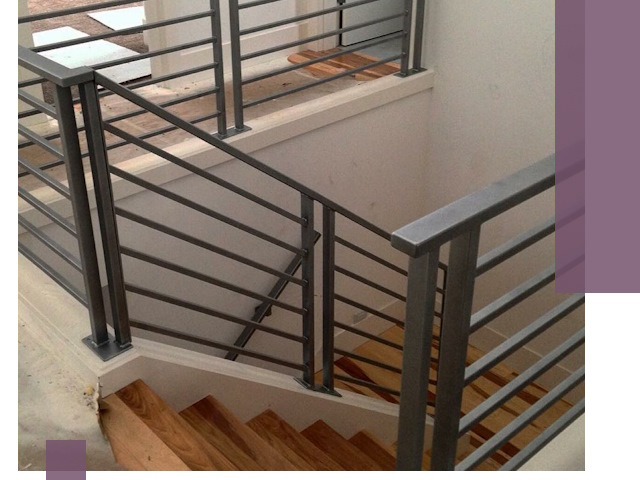 Изготовление поручней из металла и дерева в Уфе